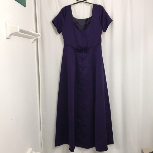 Dress - Picture 4 of 9